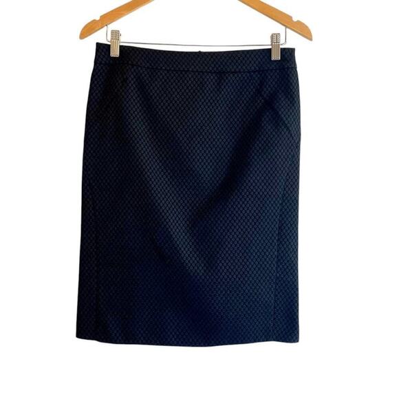 Armani Collezioni Wool Blend Skirt Size 4 Black Back Slits Excellent Condition - Picture 1 of 9